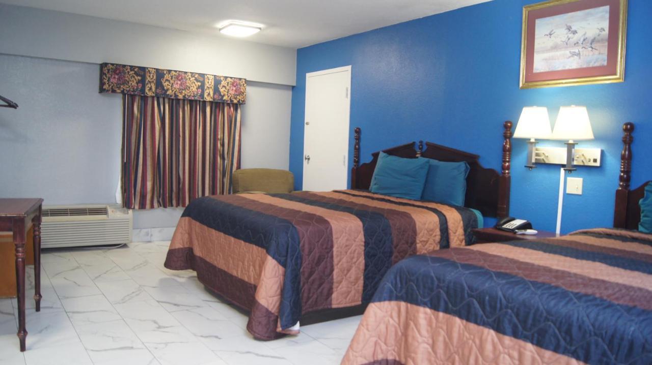 Holiday Lodge & Suites แมคอเลสเตอร์ ภายนอก รูปภาพ